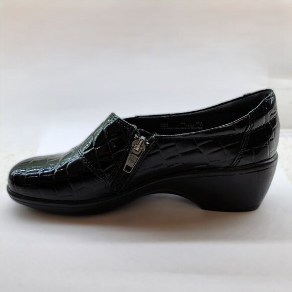 Bendables Faux Patent Croc Print Black Shoes for Ladies - Picture 3 of 8